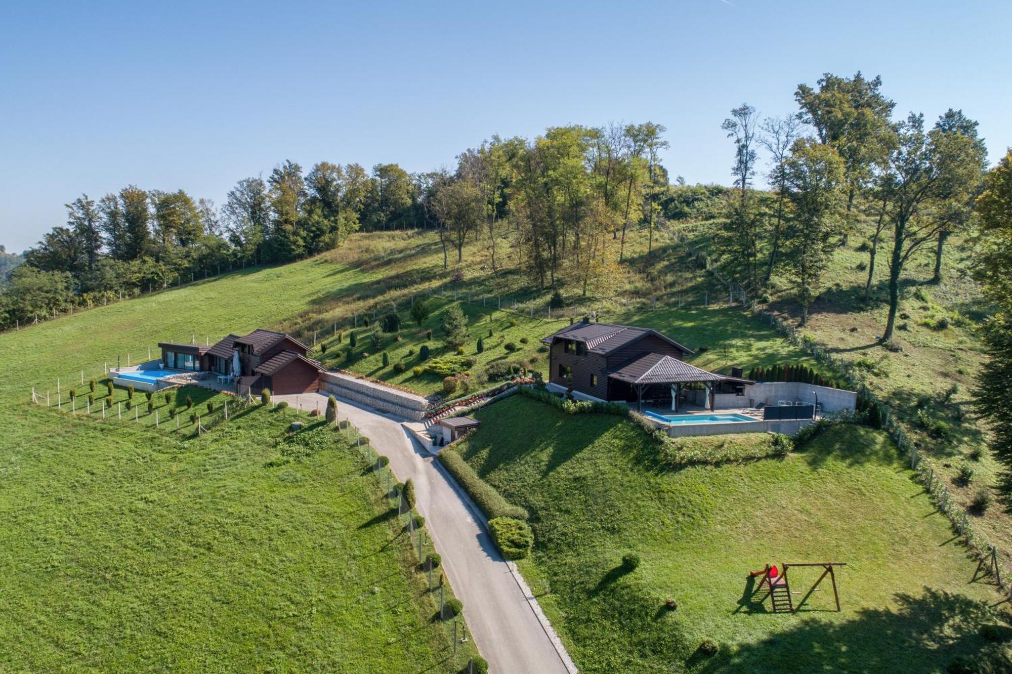 Ville Pacetina Lepajci Buitenkant foto