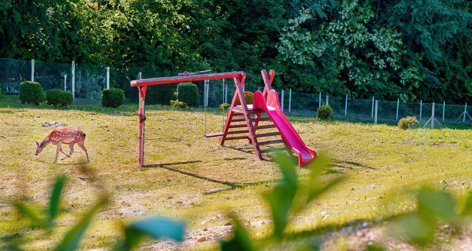 Ville Pacetina Lepajci Buitenkant foto